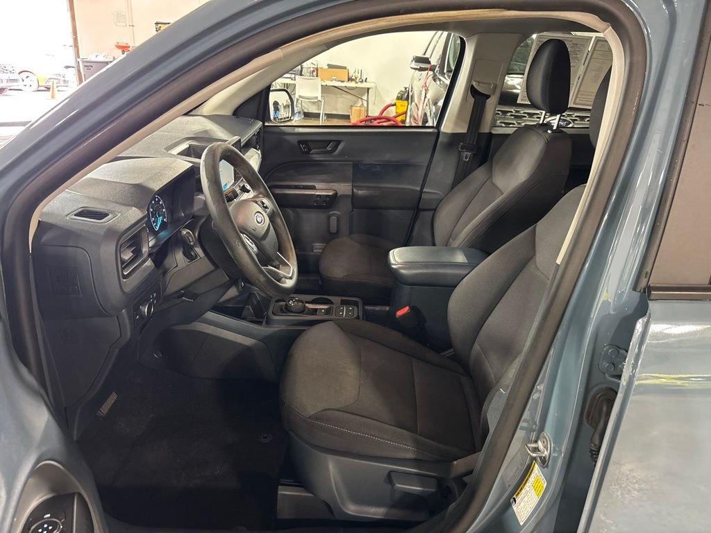 Used 2022  Ford XL image 24