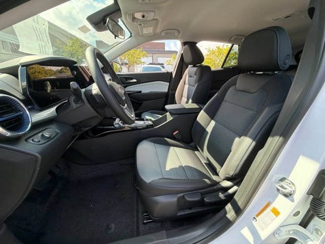 2026 Chevrolet Trax LT - Photo 13