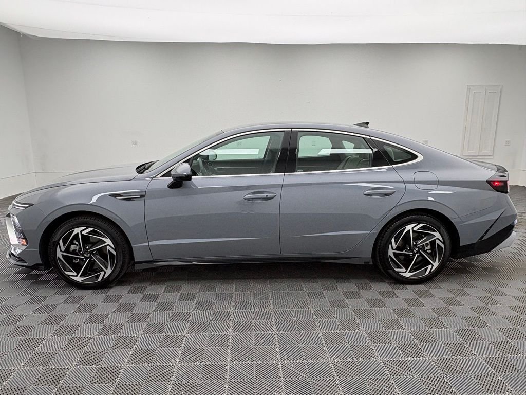 Used 2026 Transmission Blue Hyundai SEL Sport image 9