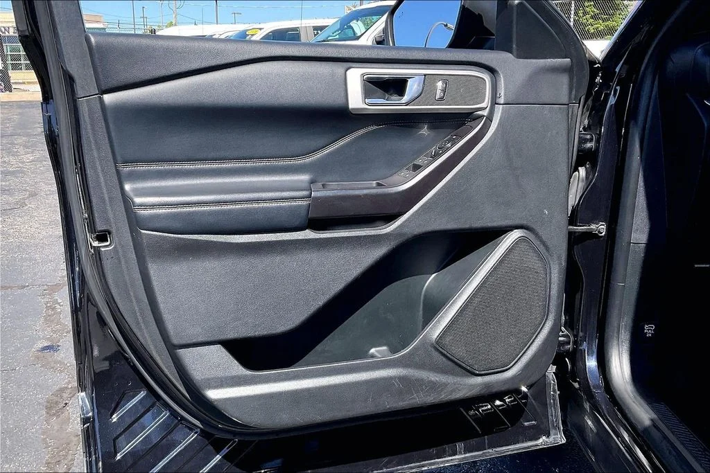 Certified Used 2020 Black Metallic Ford XLT image 22