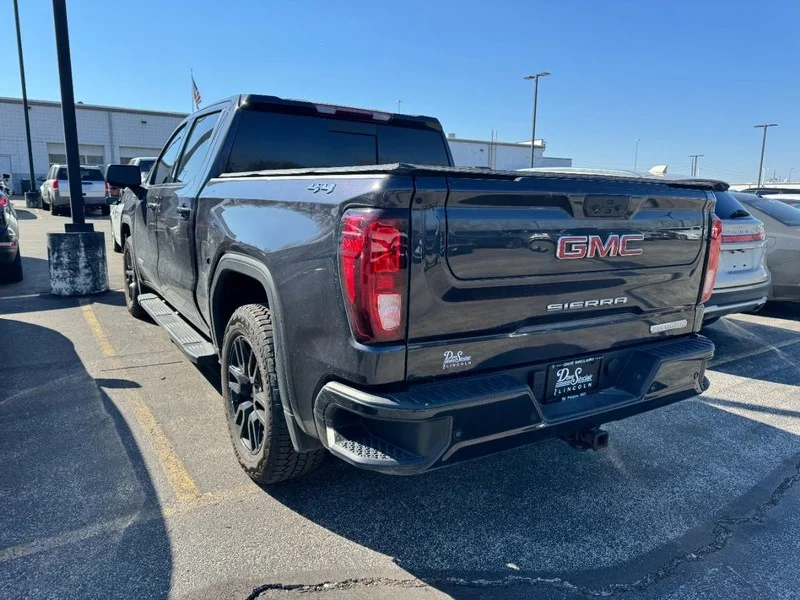 Used 2022 Onyx Black GMC 4WD Crew Cab 147" Elevation w/3SB image 4