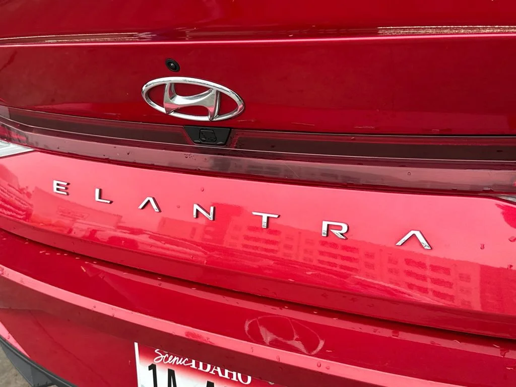 Used 2023 Red Hyundai SEL image 5