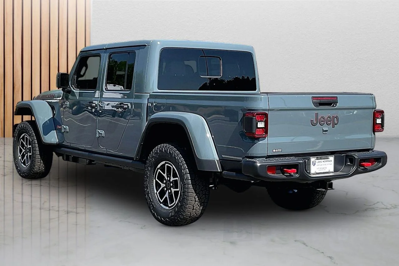 New 2026 Anvil Clear-Coat Exterior Paint Jeep Rubicon image 6
