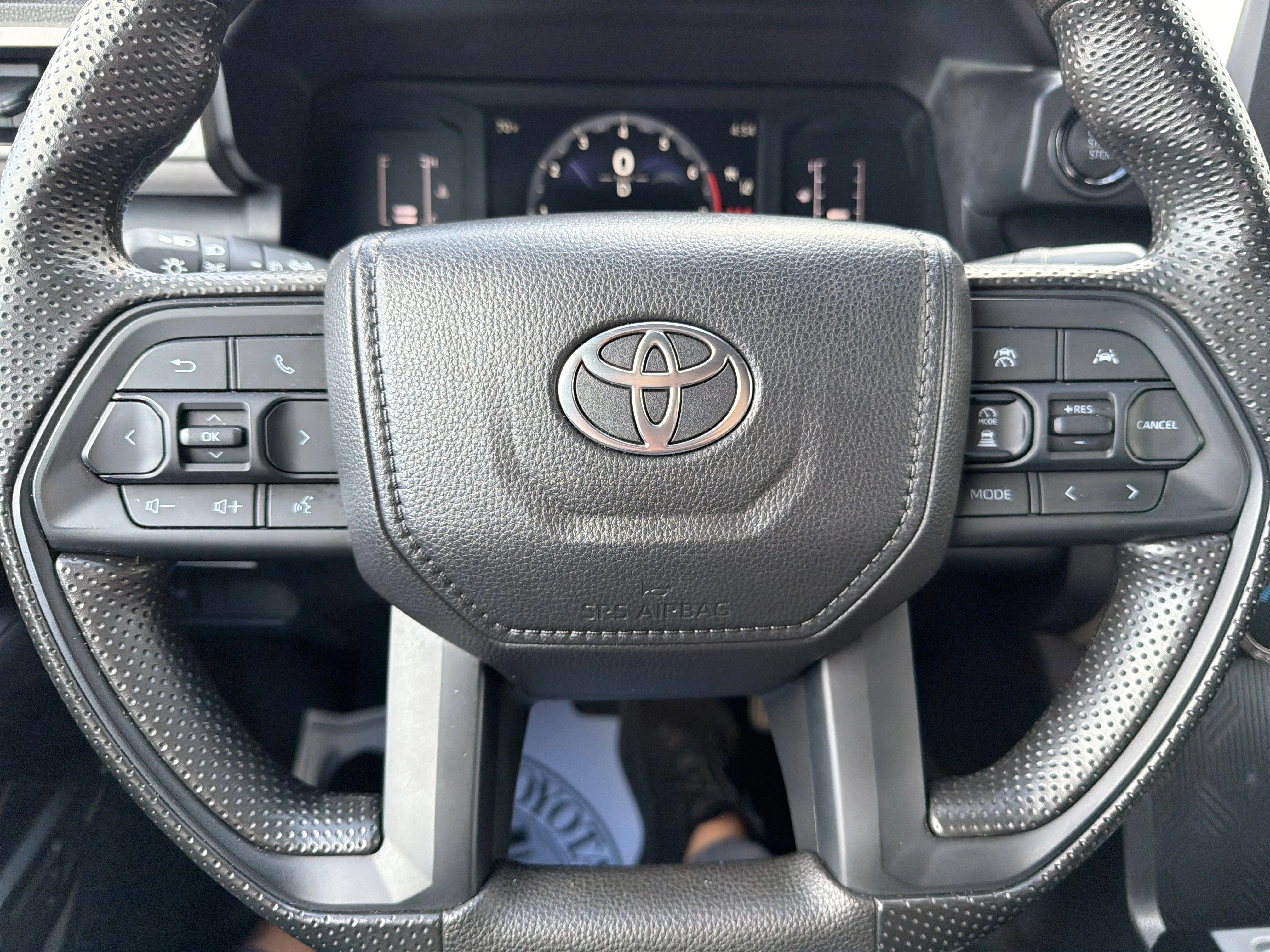 2025 Toyota Tacoma SR5 - Photo 16