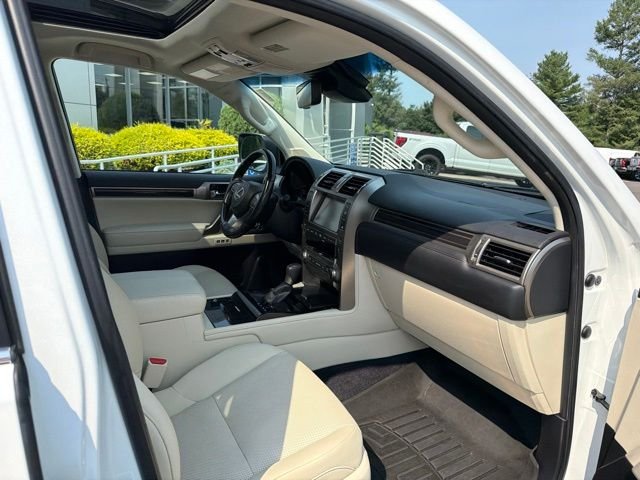 Used 2021 White Lexus 460 image 10