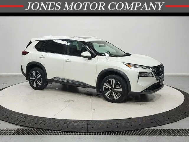 Used 2023 White Nissan SL image 1