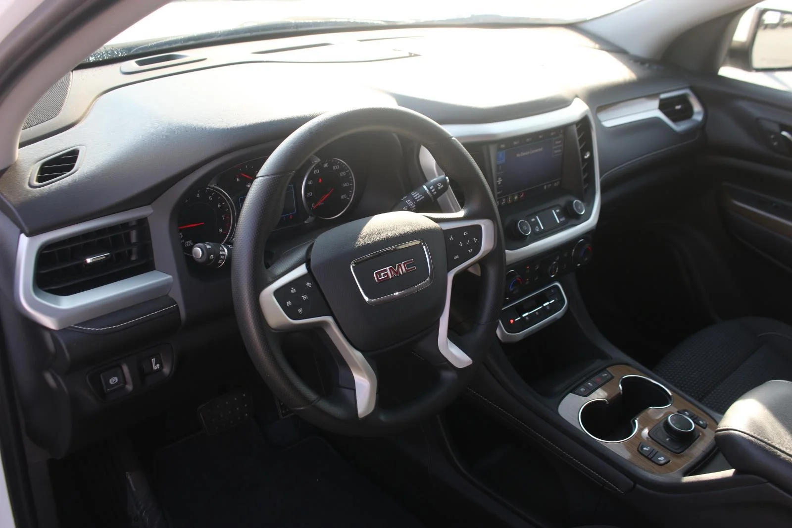 Used 2021 Summit White GMC SLE image 16