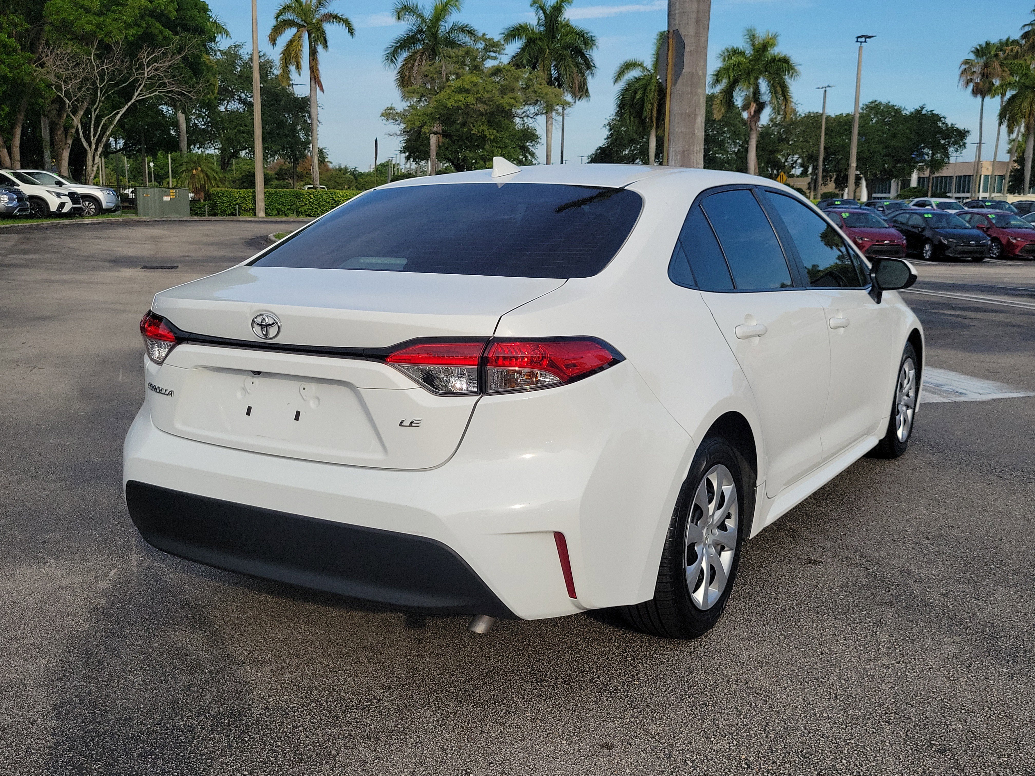 Used 2024 Ice Toyota LE image 4