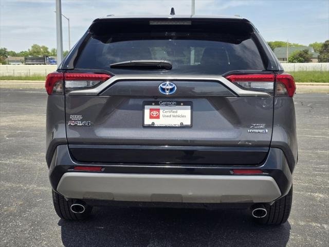 Certified Used 2022 MID BLCK/MAG GRAY Toyota  image 15