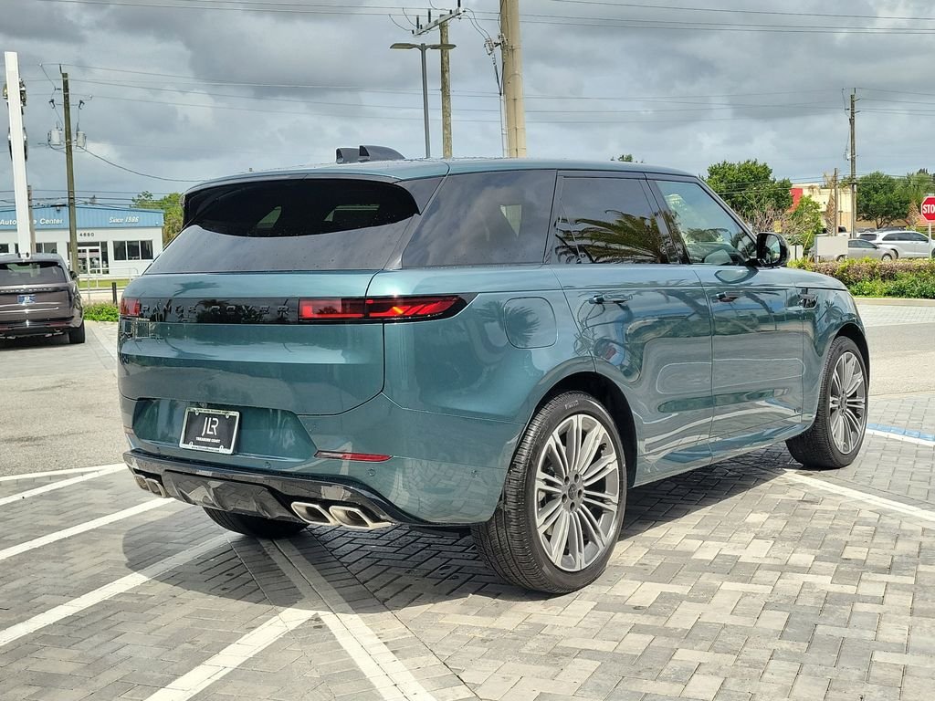 New 2026 Giola Green Land Rover Dynamic SE image 5