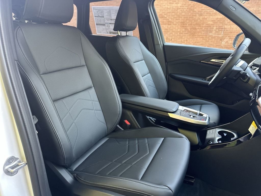 Used 2026 White BMW xDrive28i image 26