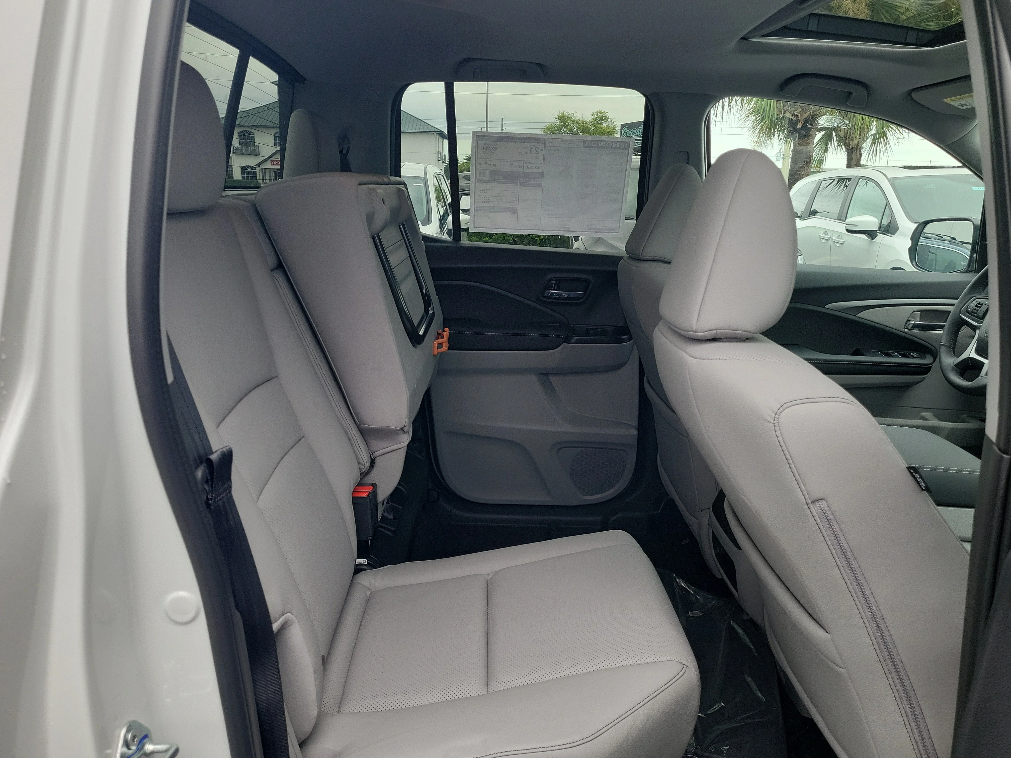 Certified Used 2026 Platinum White Pearl Honda RTL image 9