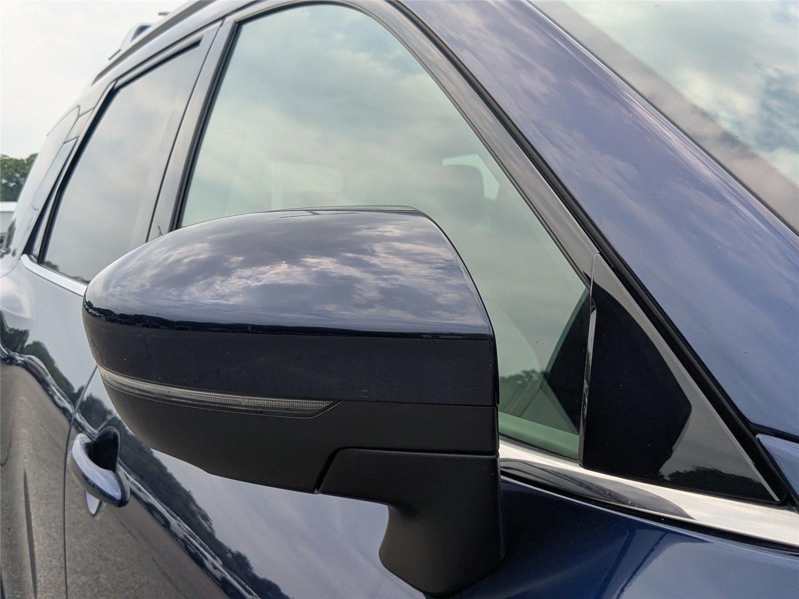 Used 2022 Deep Ocean Blue Pearl Nissan SL image 11
