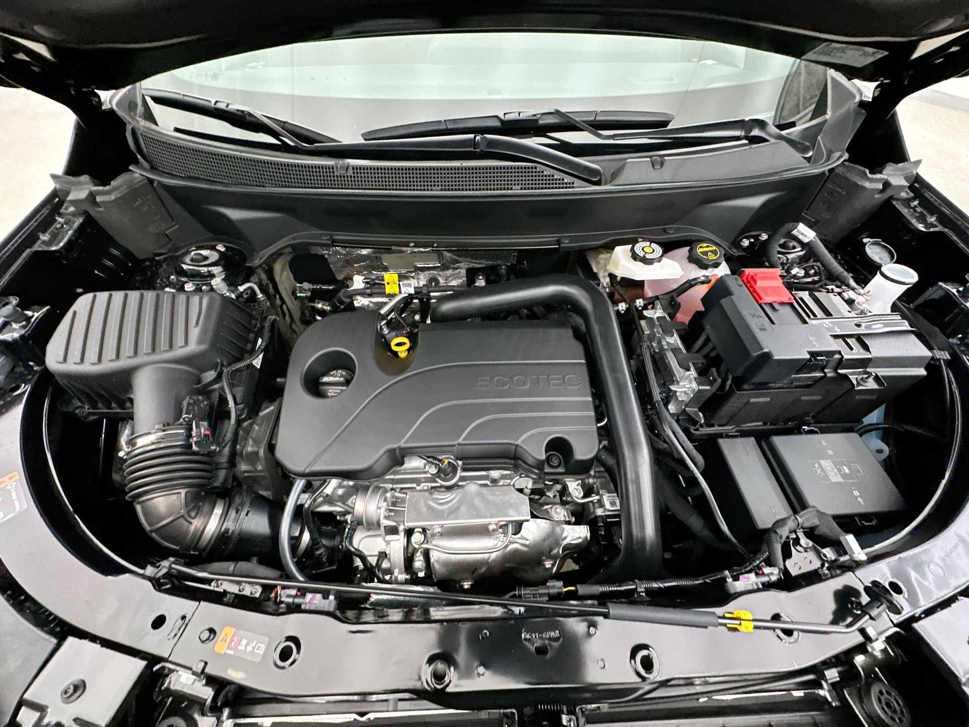 2027 Chevrolet Equinox LT - Photo 60