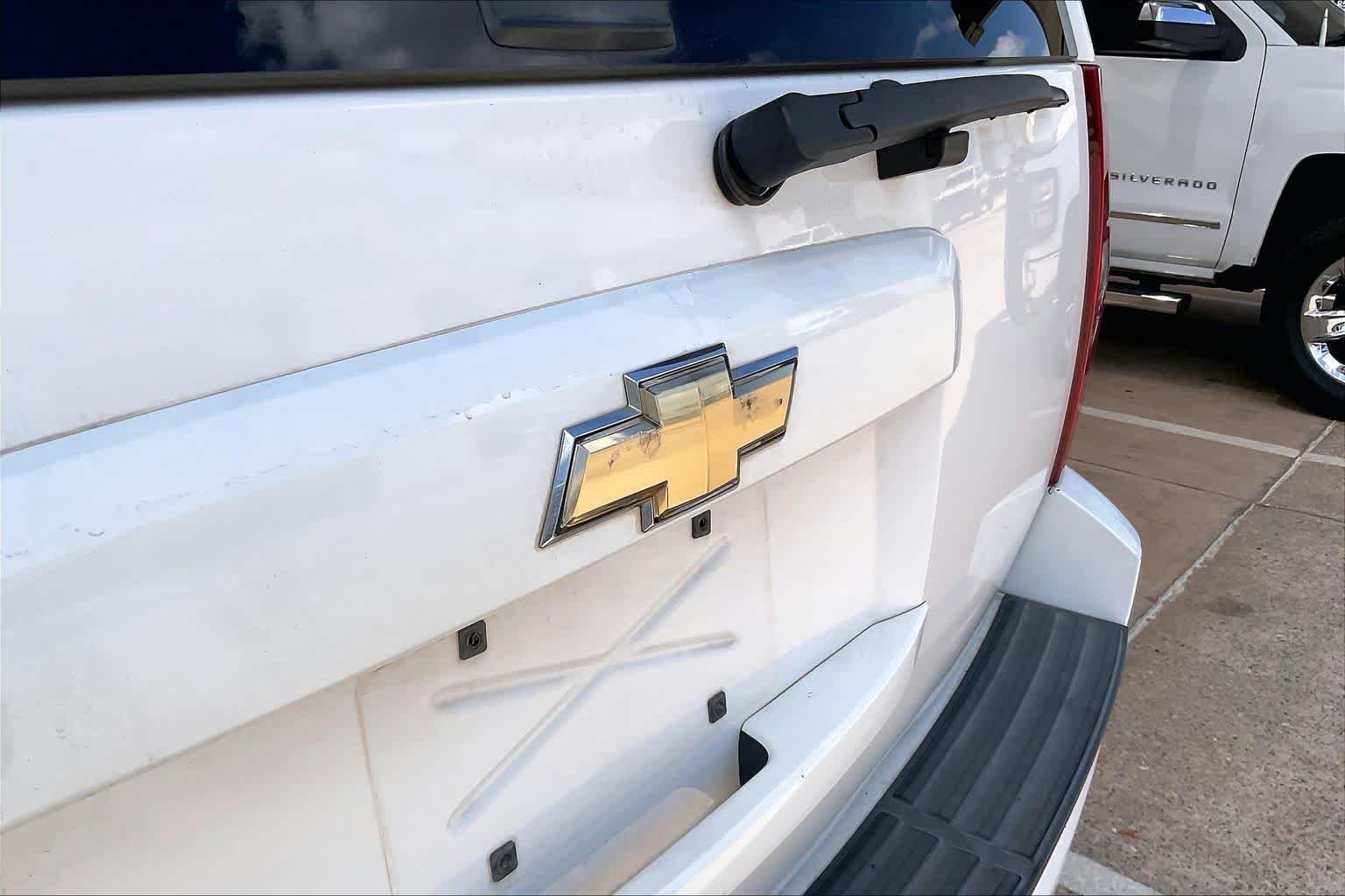 Used 2008 SUMMIT WHITE Chevrolet LS image 25
