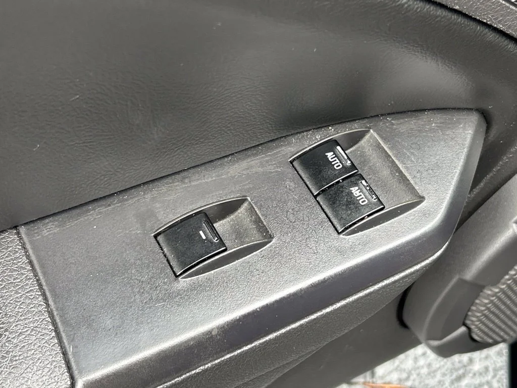 Used 2006 Black Clearcoat Ford  image 13