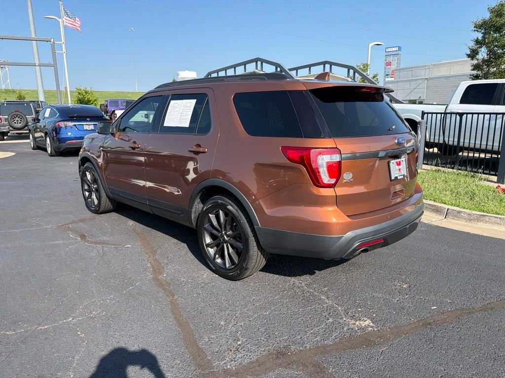 Used 2017 Brown Ford XLT image 5