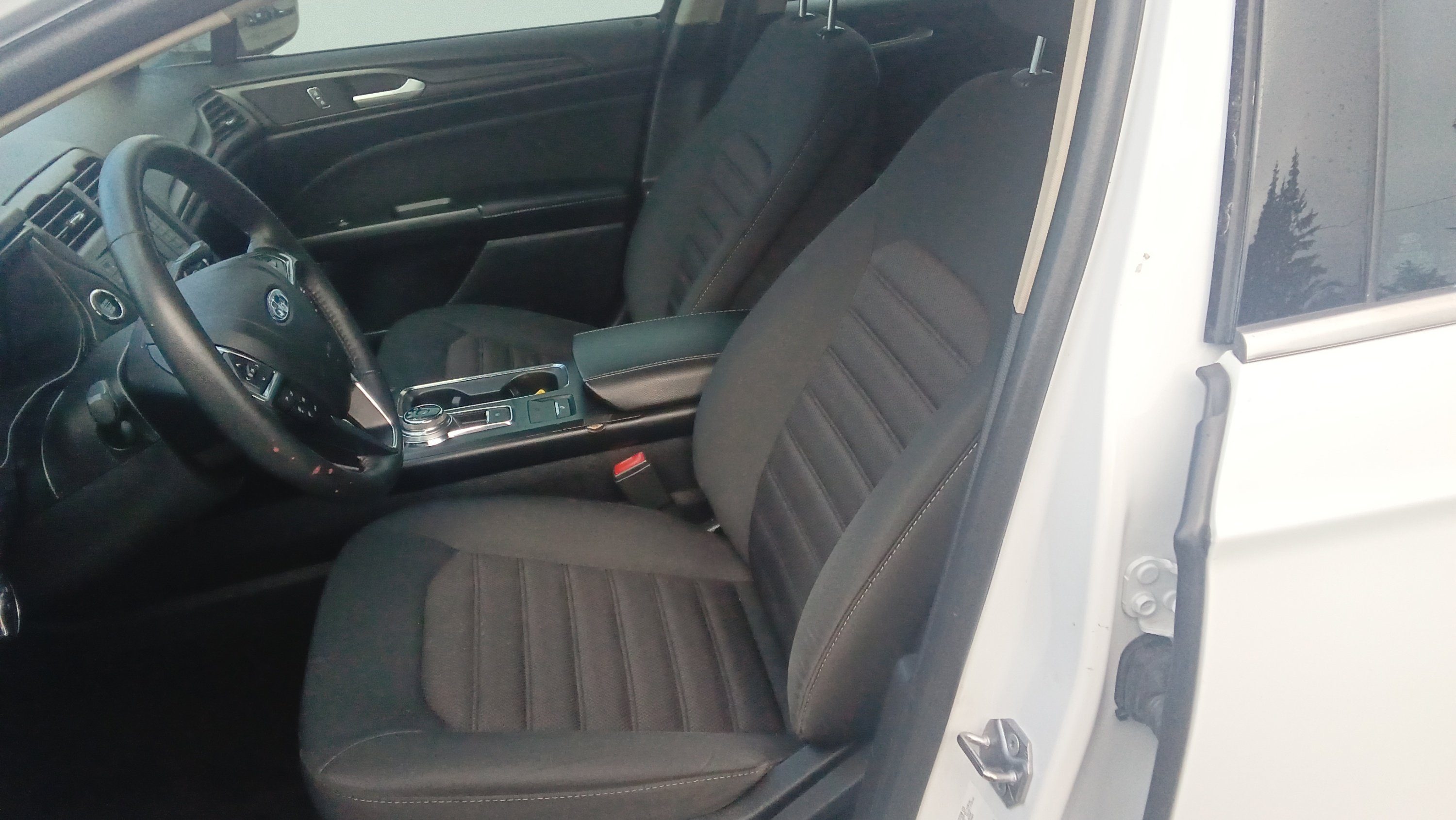 Used 2018 White Ford S image 10