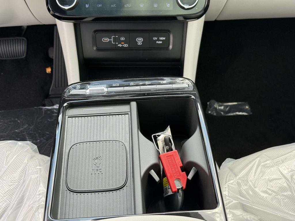 New 2026 Phantom Black Hyundai Limited AWD image 21