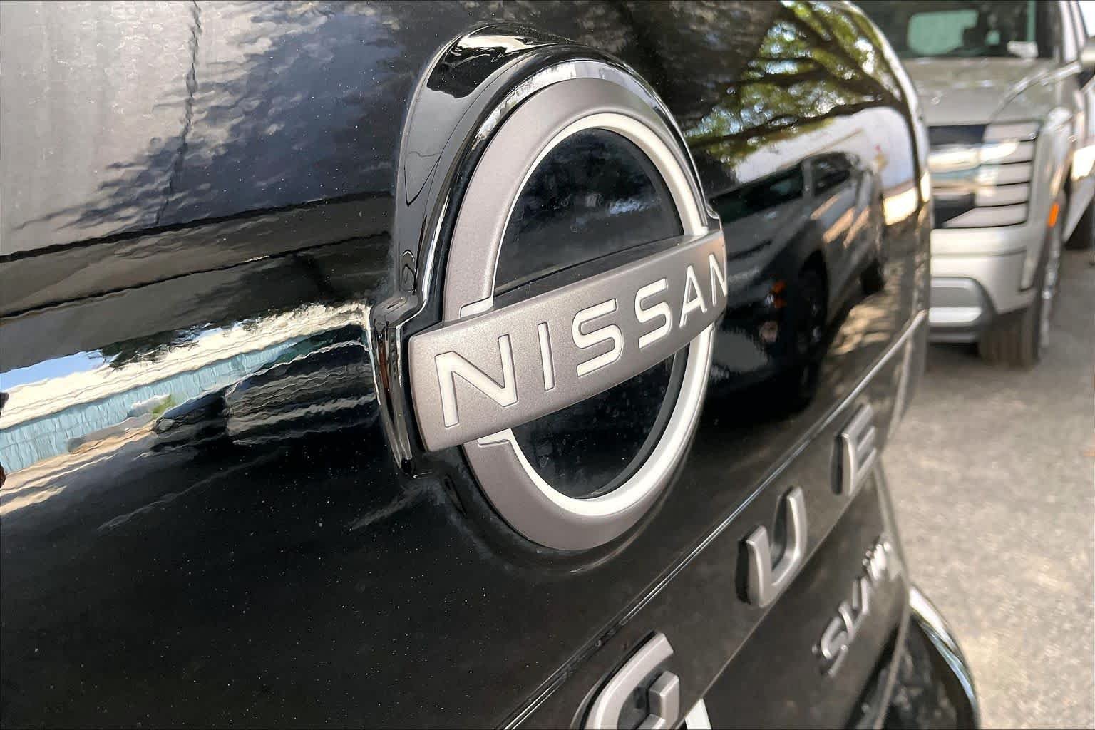 Used 2024 Super Black Nissan SL image 31