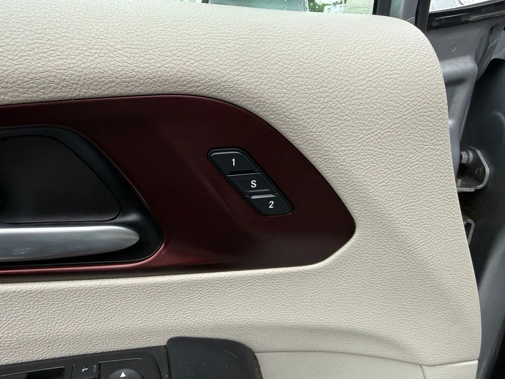 Certified Used 2017 Silver Chrysler Limited image 12