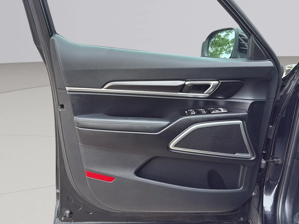 Used 2023 Ebony Black Kia S image 11