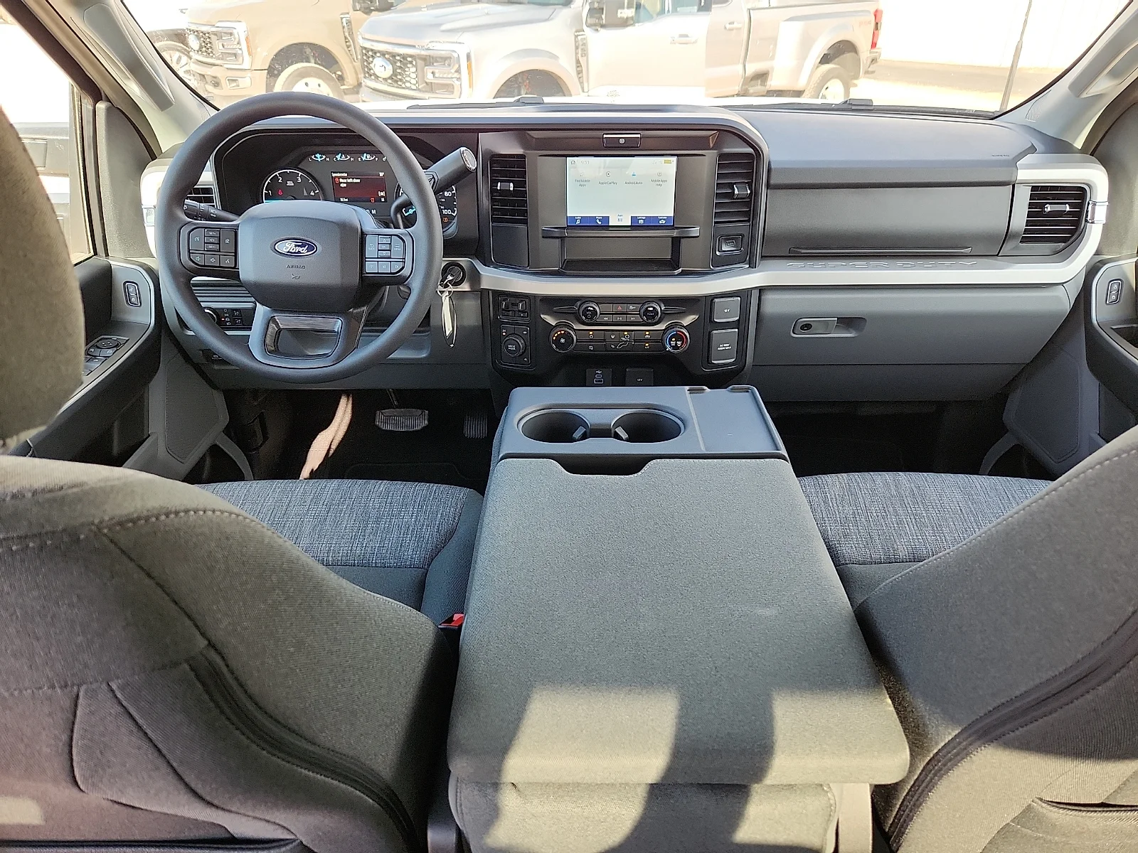 New 2027 Oxford White Ford XLT image 13