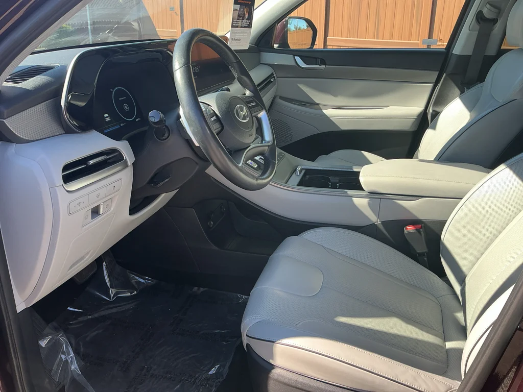 Used 2024 Sierra Burgundy Hyundai SEL 7P image 12