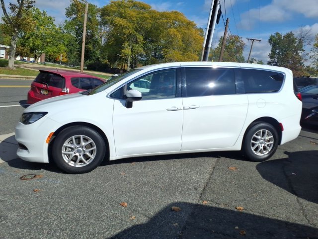 Used 2023 White Chrysler LX image 3
