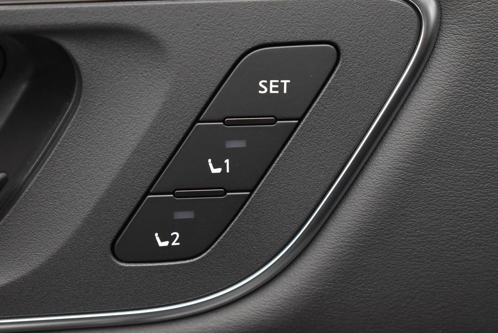 New 2026 Everest White Pearl TriCoat / Super Black Two-tone Nissan Platinum image 12