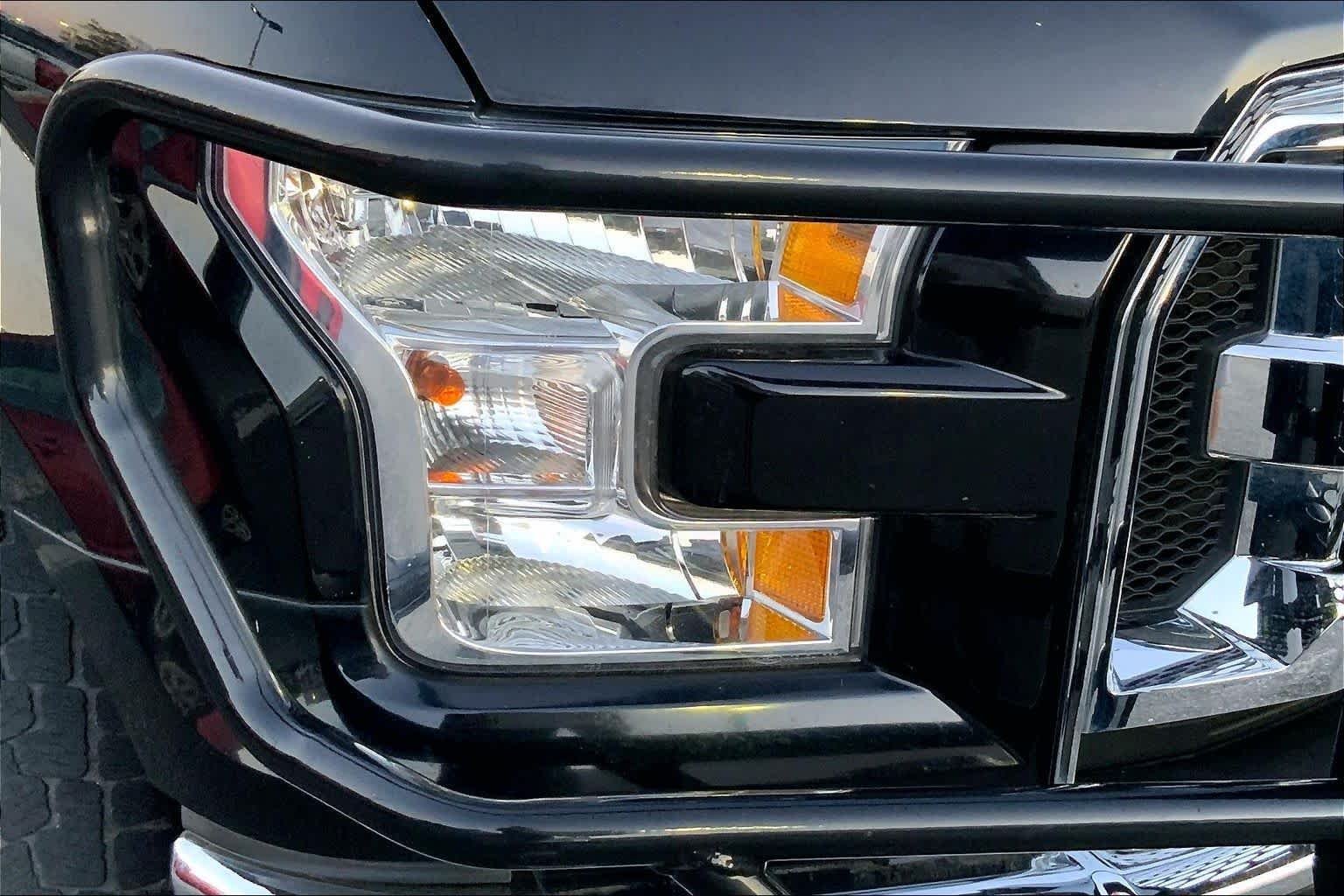 Used 2017 Shadow Black Ford XLT image 24