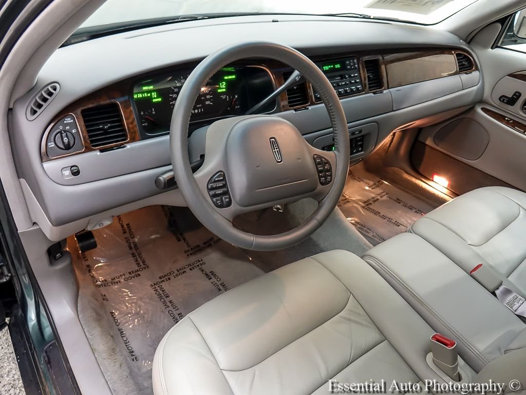 Used 1999  Lincoln Signature image 10