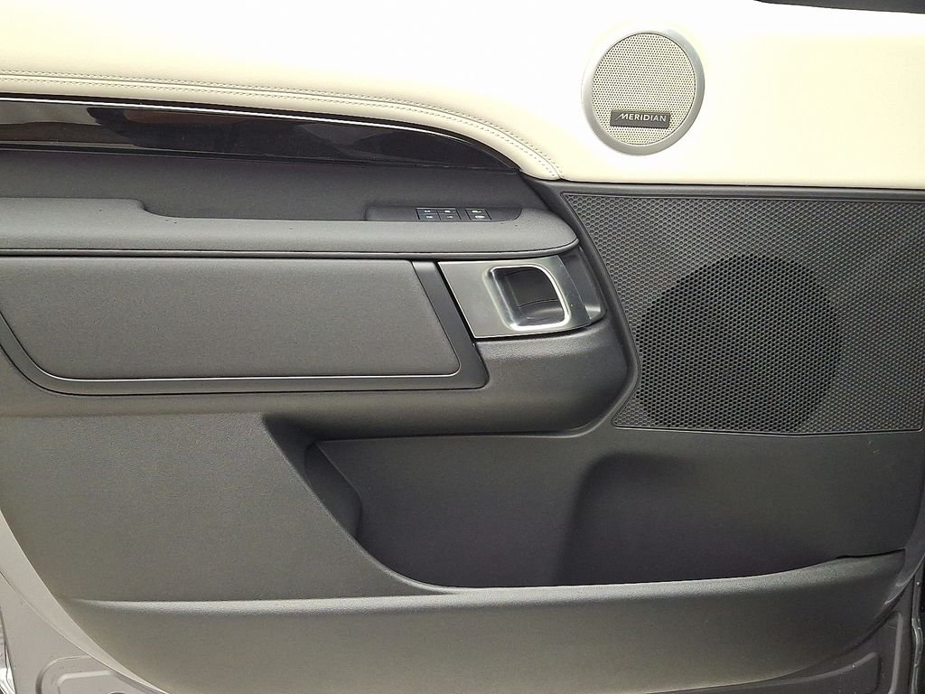 New 2026 Eiger Grey Land Rover S image 9
