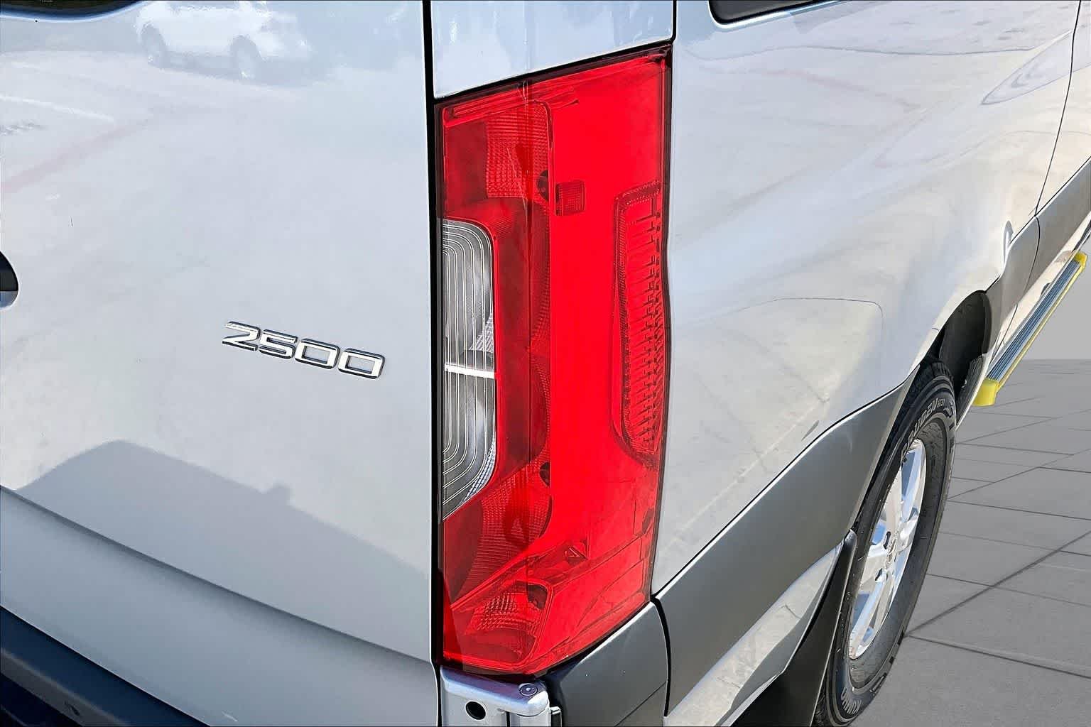 New 2025 High-tech silver metallic Mercedes-Benz  image 6