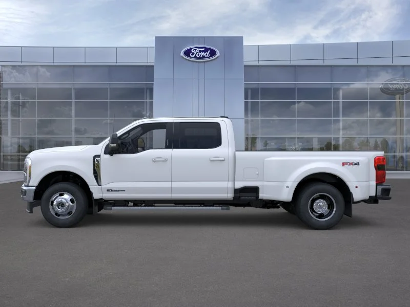 New 2026 Star White Metallic Tri-Coat Ford F-350® Lariat® image 3