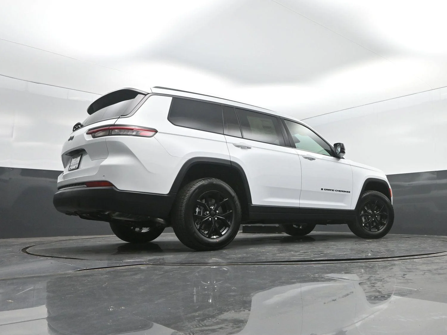 New 2026 Bright White Clear-Coat Exterior Paint Jeep Laredo Altitude image 33
