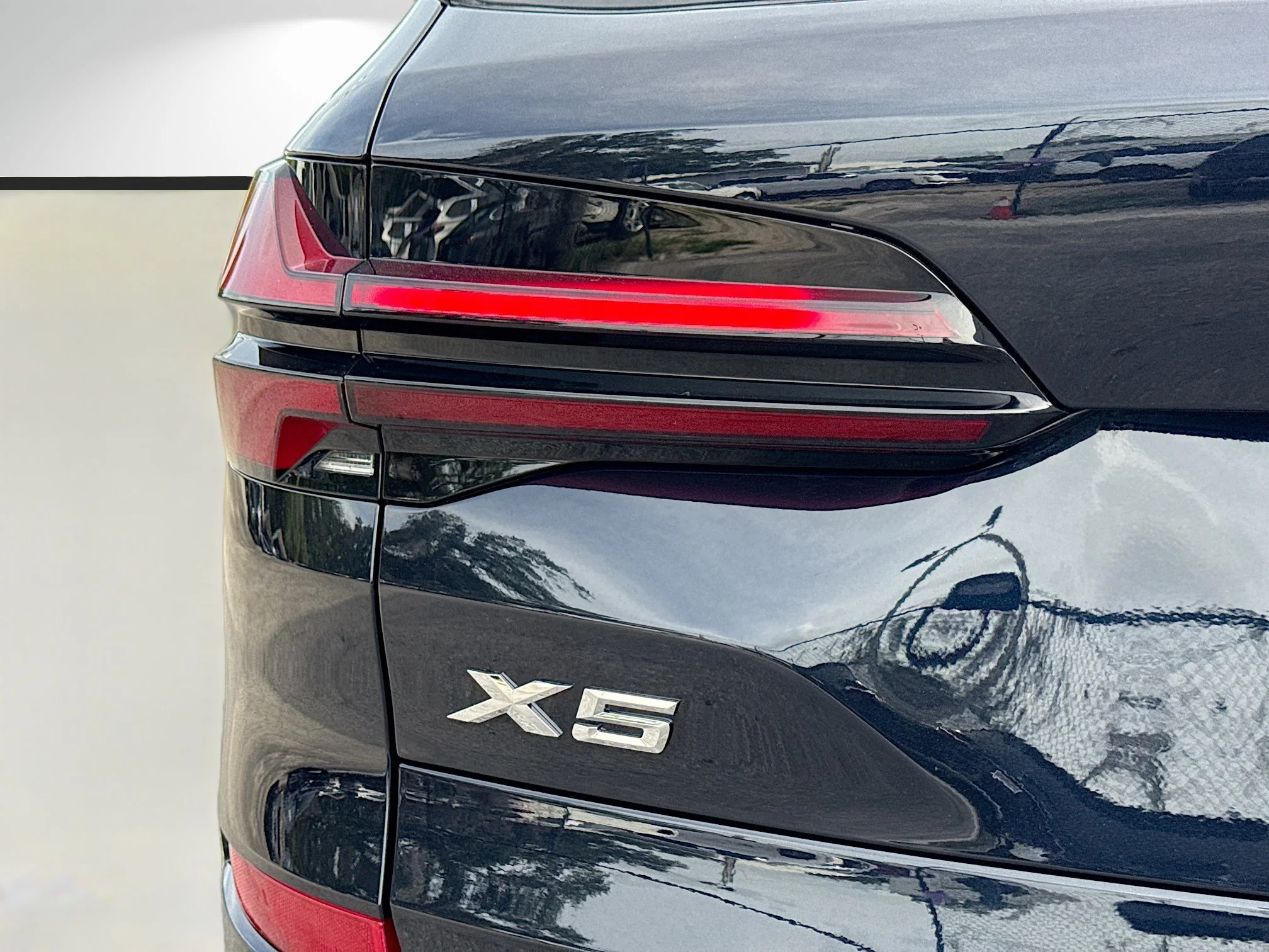 New 2026 Carbon Black Metallic BMW xDrive50e image 11