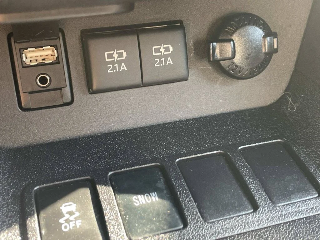 Used 2017 Silver Toyota Limited image 43
