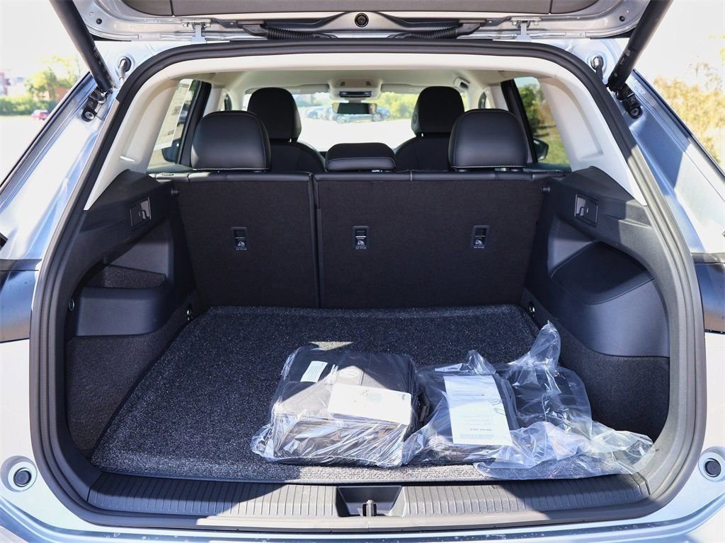 2025 Volkswagen Tiguan SE - Photo 10
