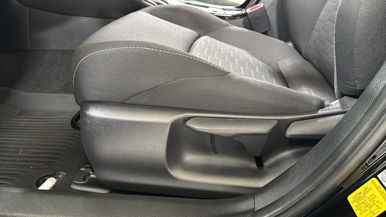 2026 Toyota Corolla Hatchback SE - Photo 14