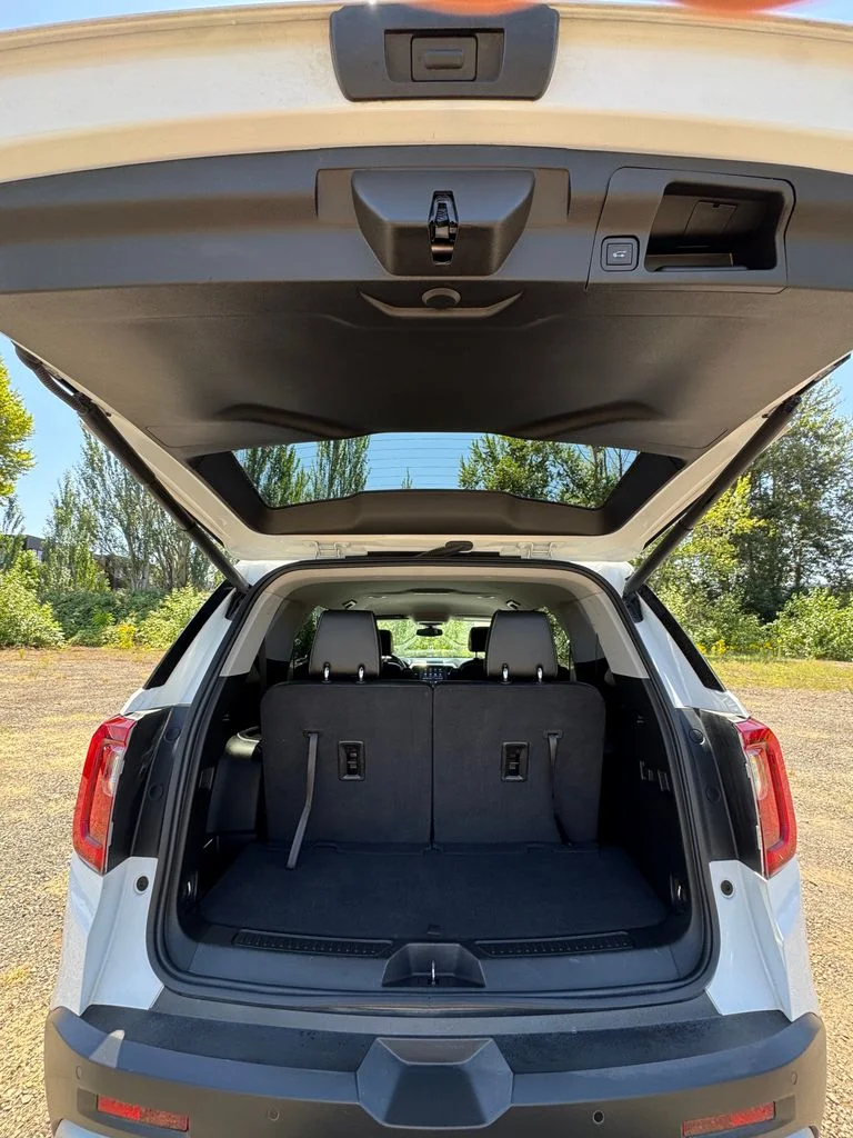 Used 2023 Summit White GMC SLT image 9