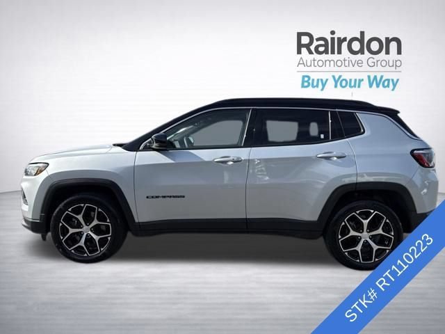 Used 2024 Silver Zynith Metallic Clearcoat Jeep Limited image 4