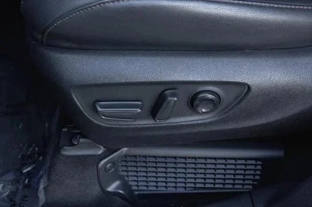 Certified Used 2025 WIND CHILL PEARL Toyota  image 12