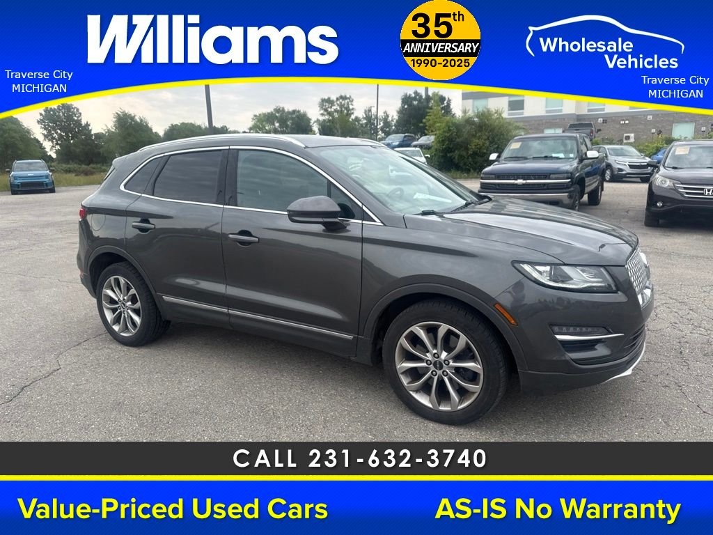 Used 2019  Lincoln Select image 11
