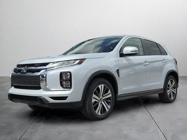 New 2026 White Mitsubishi 2.0 SE image 2