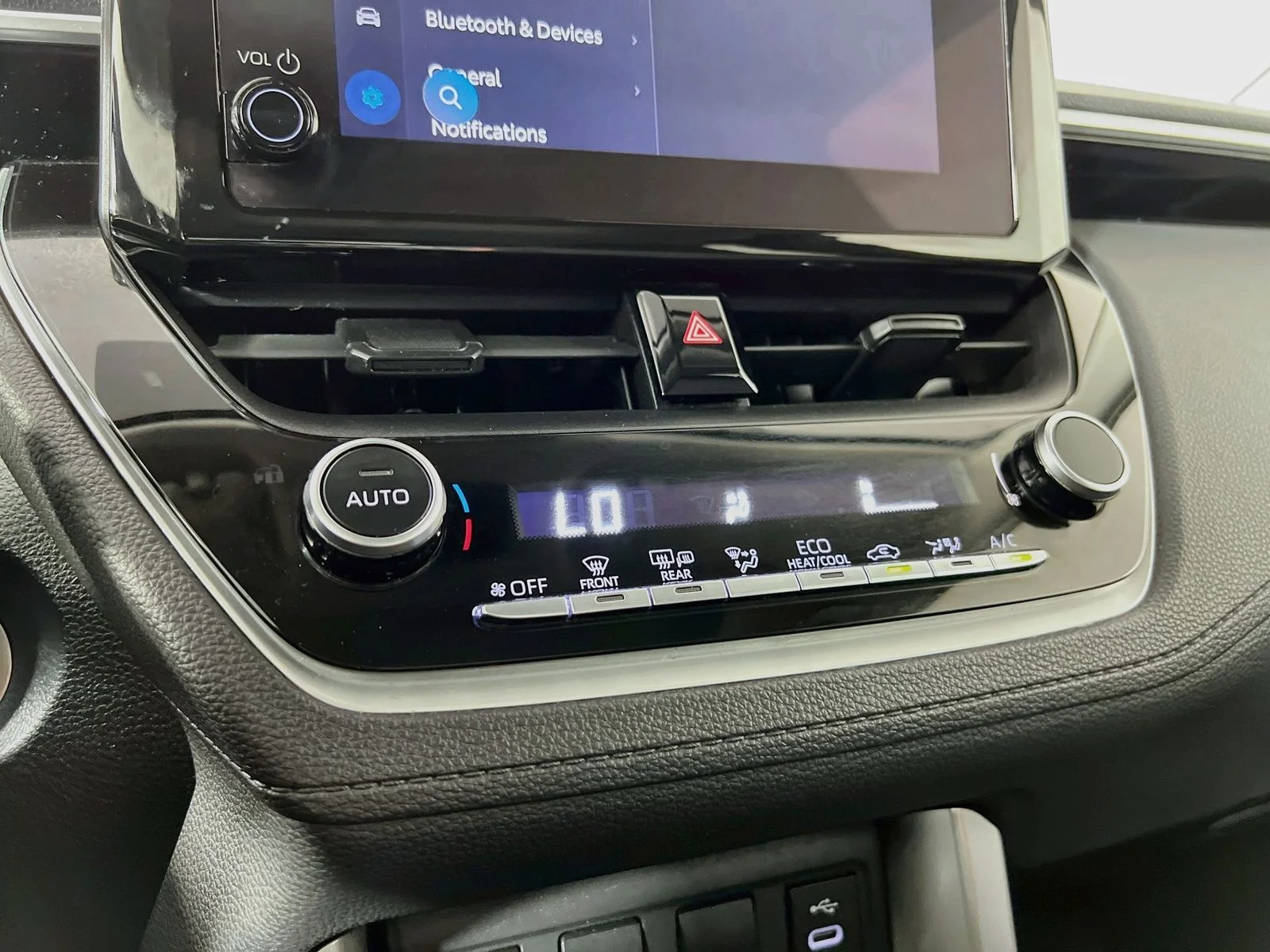 2023 Toyota Corolla Cross LE - Photo 17