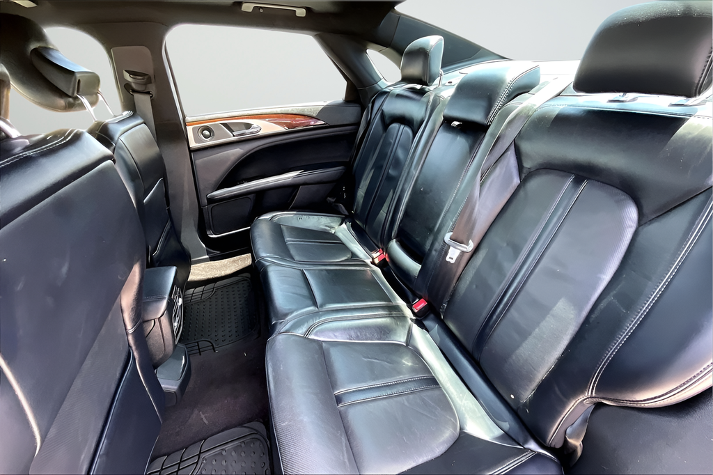 Used 2019 Gray Lincoln Reserve image 18