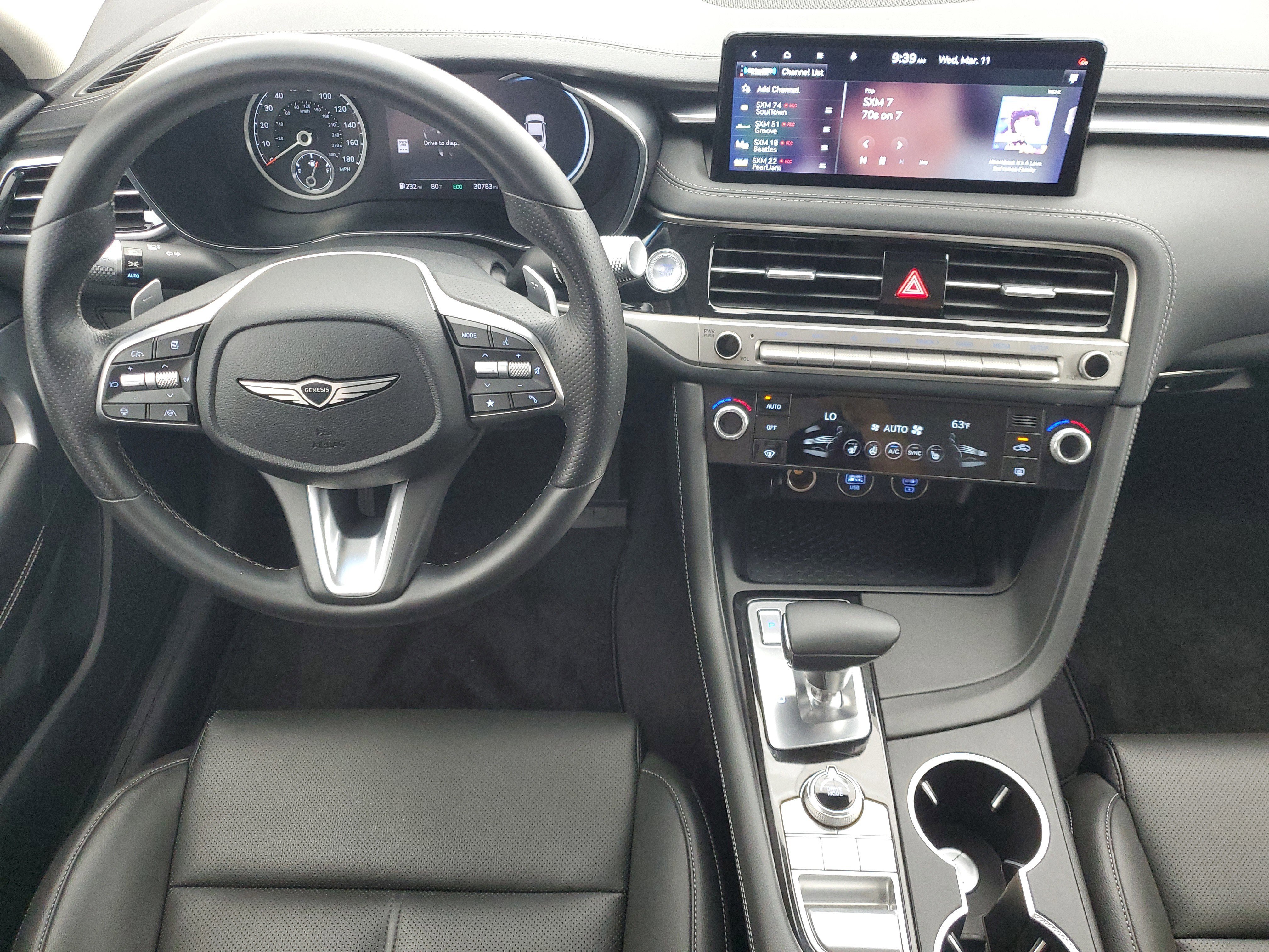 2025 GENESIS G70 Standard - Photo 15