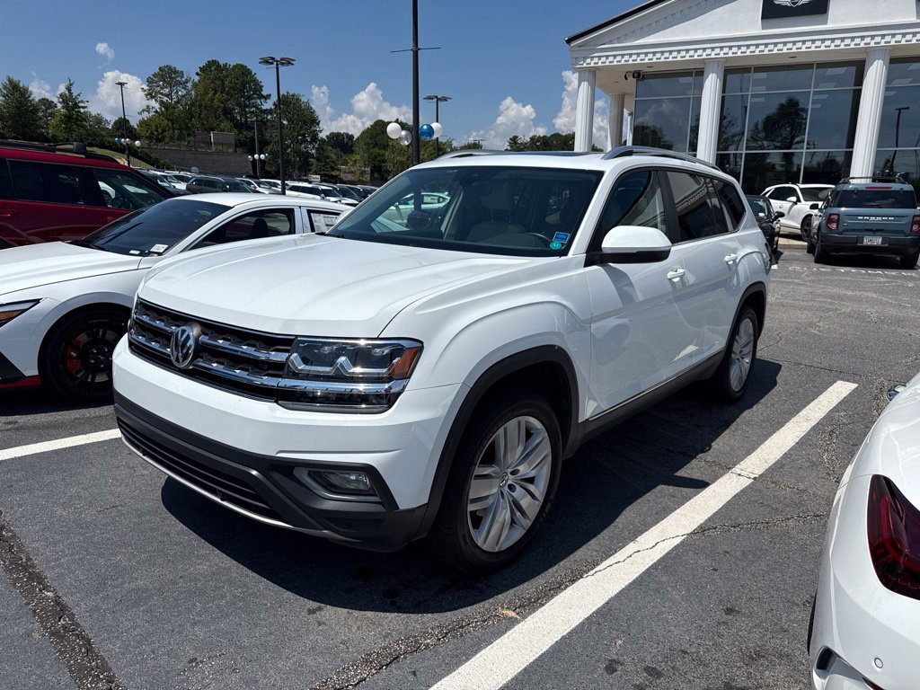Used 2019 White Volkswagen SEL image 1