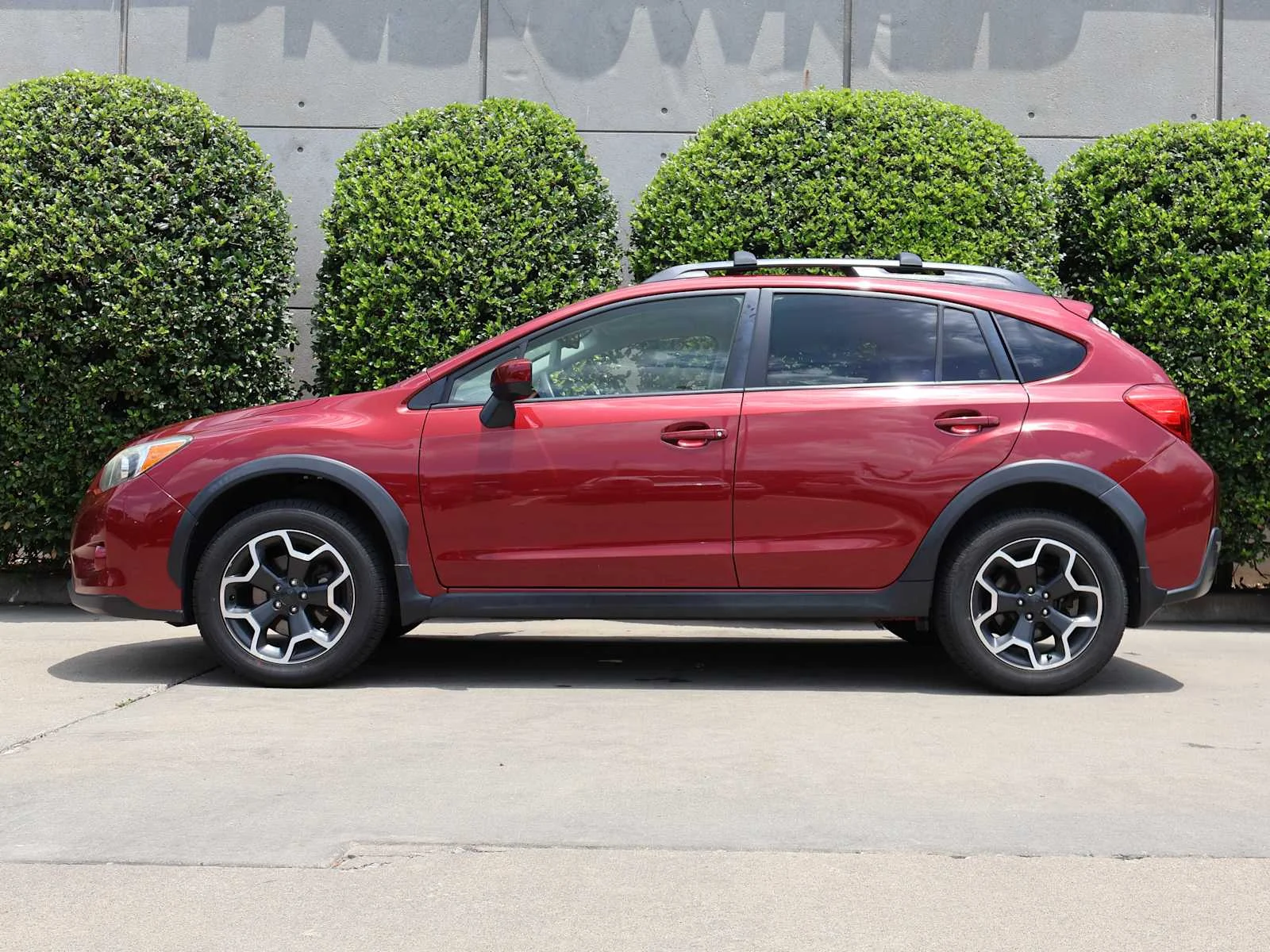 Used 2015 Venetian Red Pearl Subaru Premium image 5